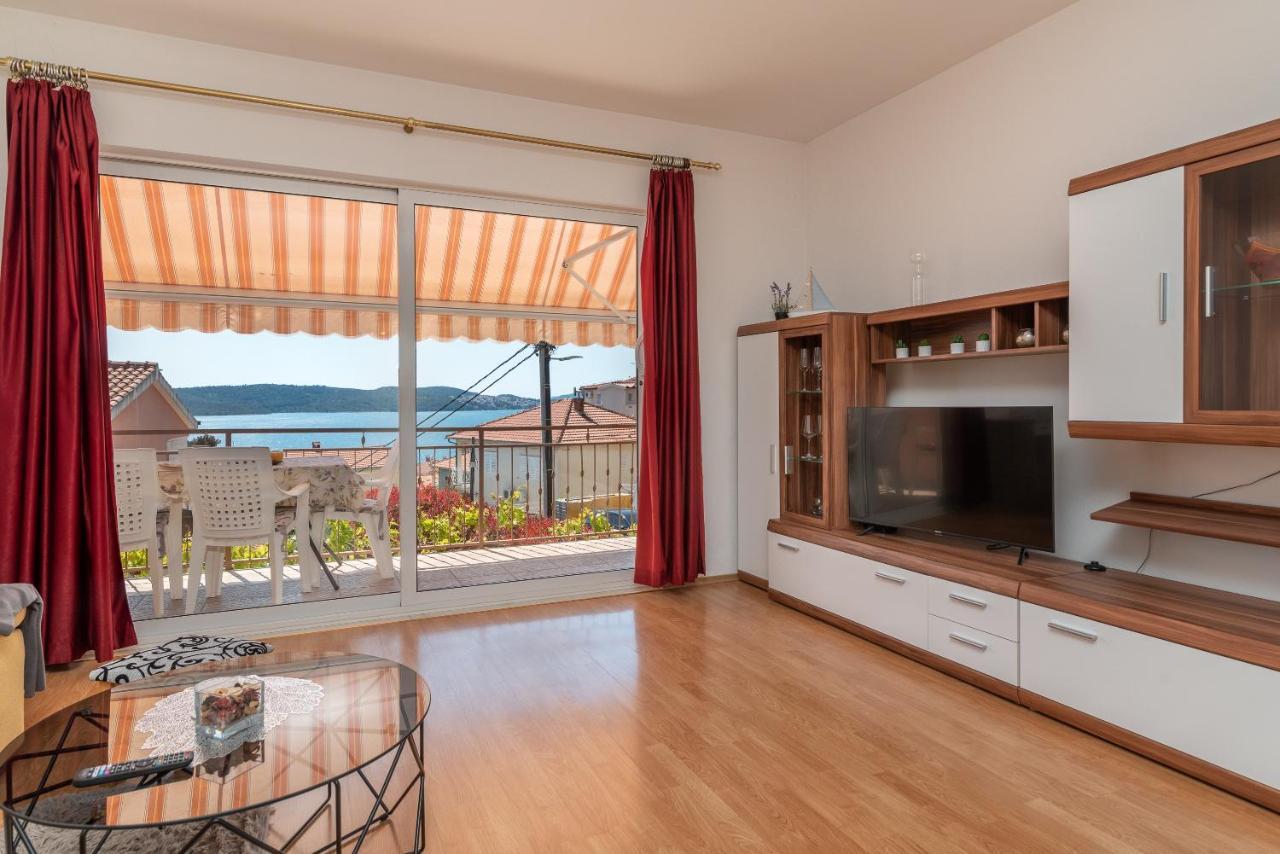 Comfortable Apartment Near The Sea Trogir Kültér fotó