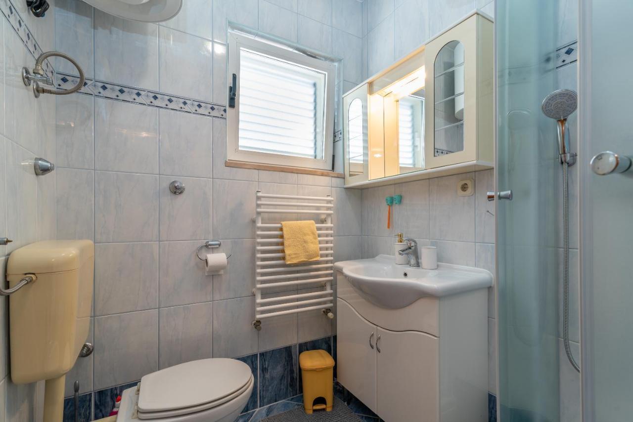Comfortable Apartment Near The Sea Trogir Kültér fotó