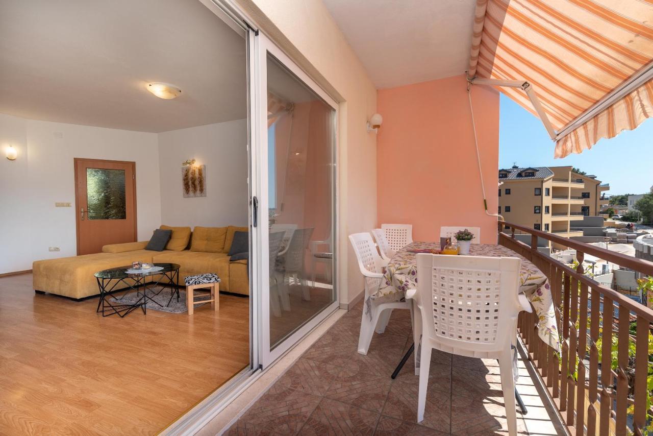 Comfortable Apartment Near The Sea Trogir Kültér fotó
