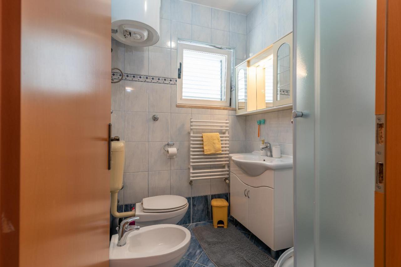 Comfortable Apartment Near The Sea Trogir Kültér fotó