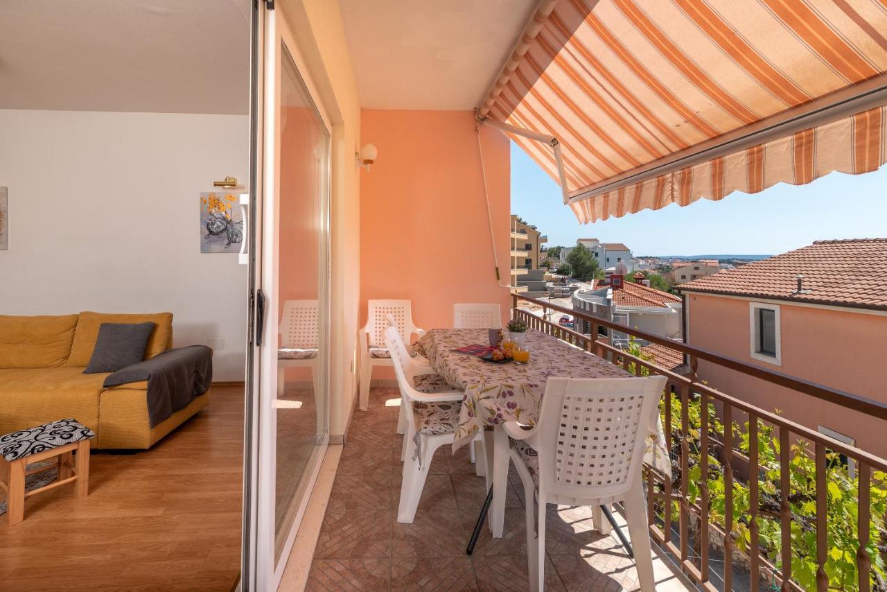 Comfortable Apartment Near The Sea Trogir Kültér fotó